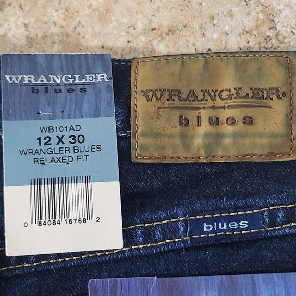 2/$30 Wrangler Blues Relaxed Fit Blue Jeans Size 12 | Classic Denim Style - Picture 7 of 9
